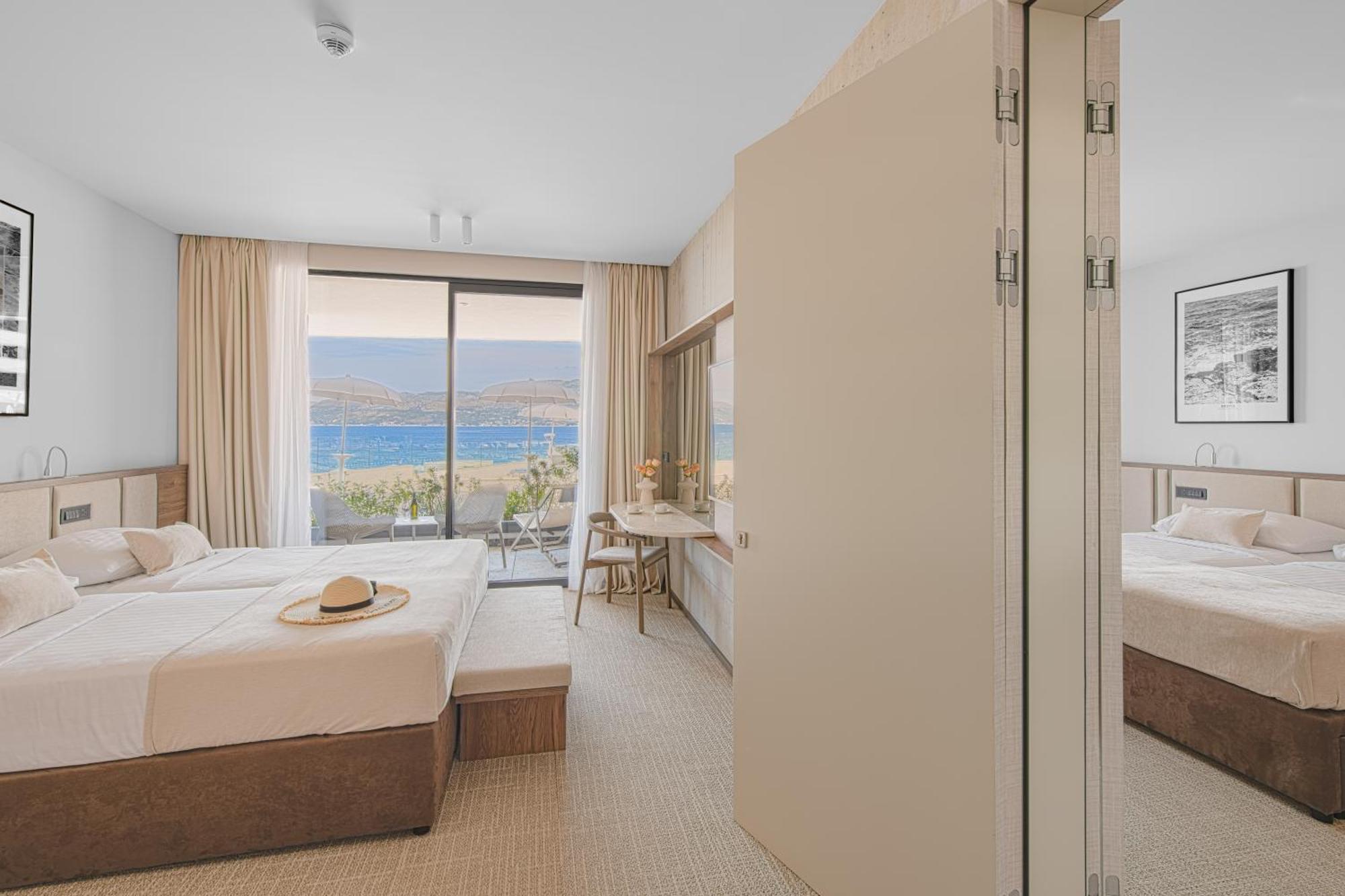 פוסטיר Grand Hotel View מראה חיצוני תמונה